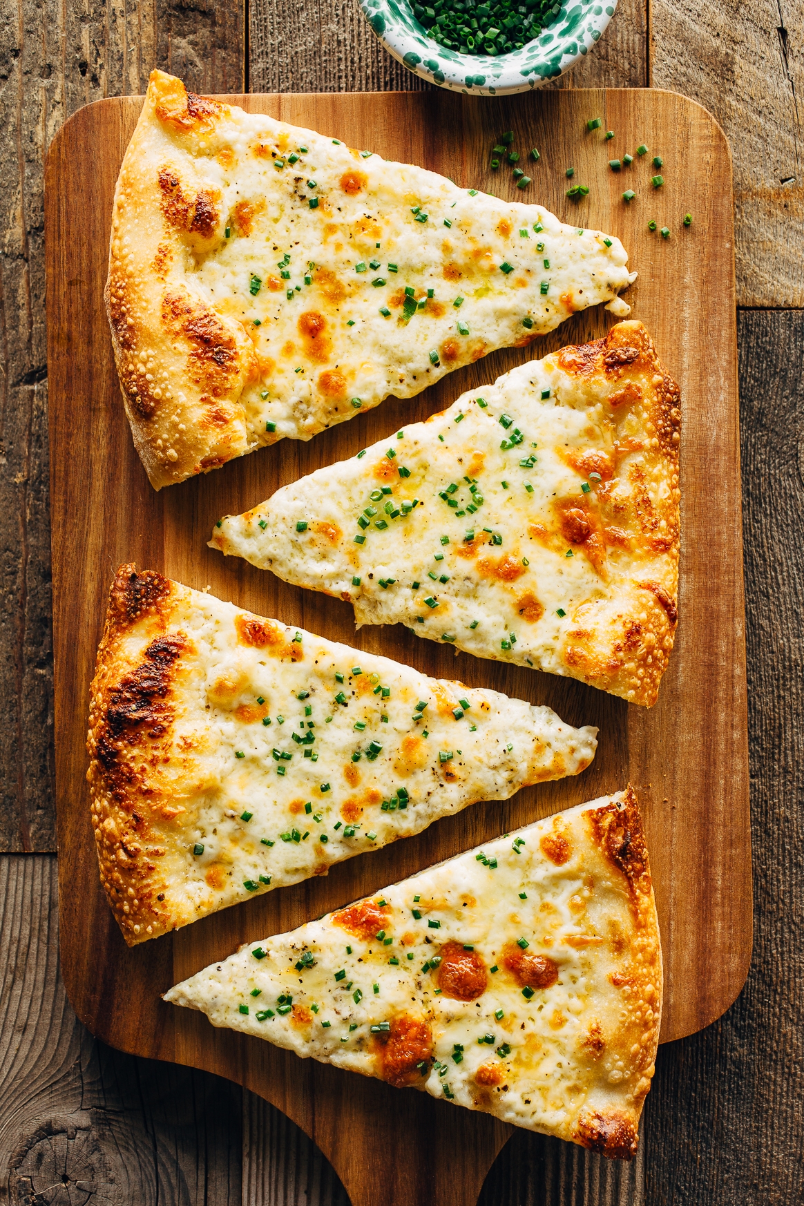 White Garlic Alfredo pizza